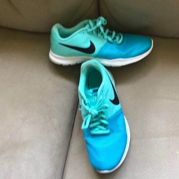 Sneakers - Picture 5 of 5